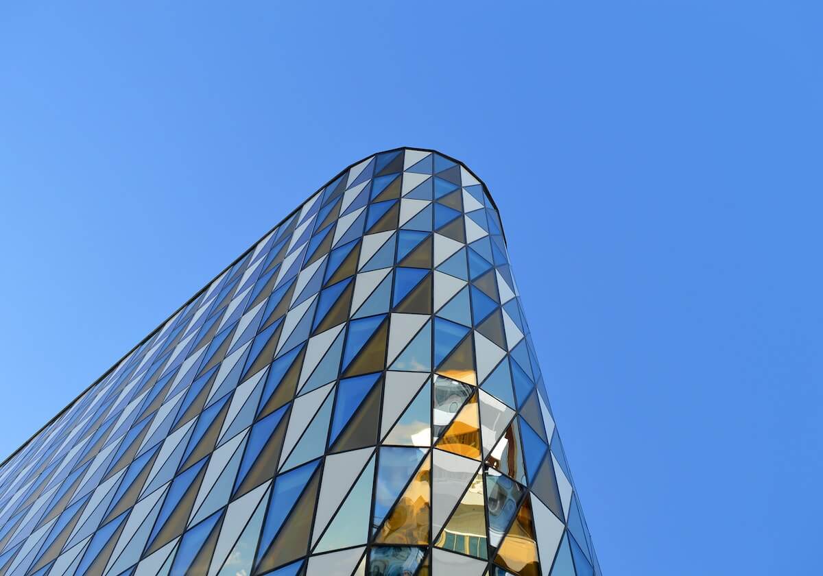 好博体育官网-米兰冬奥会闭幕，苏翊鸣担任中国代表团旗手，中国队收获5金4银6铜，刷新境外参赛最好成绩